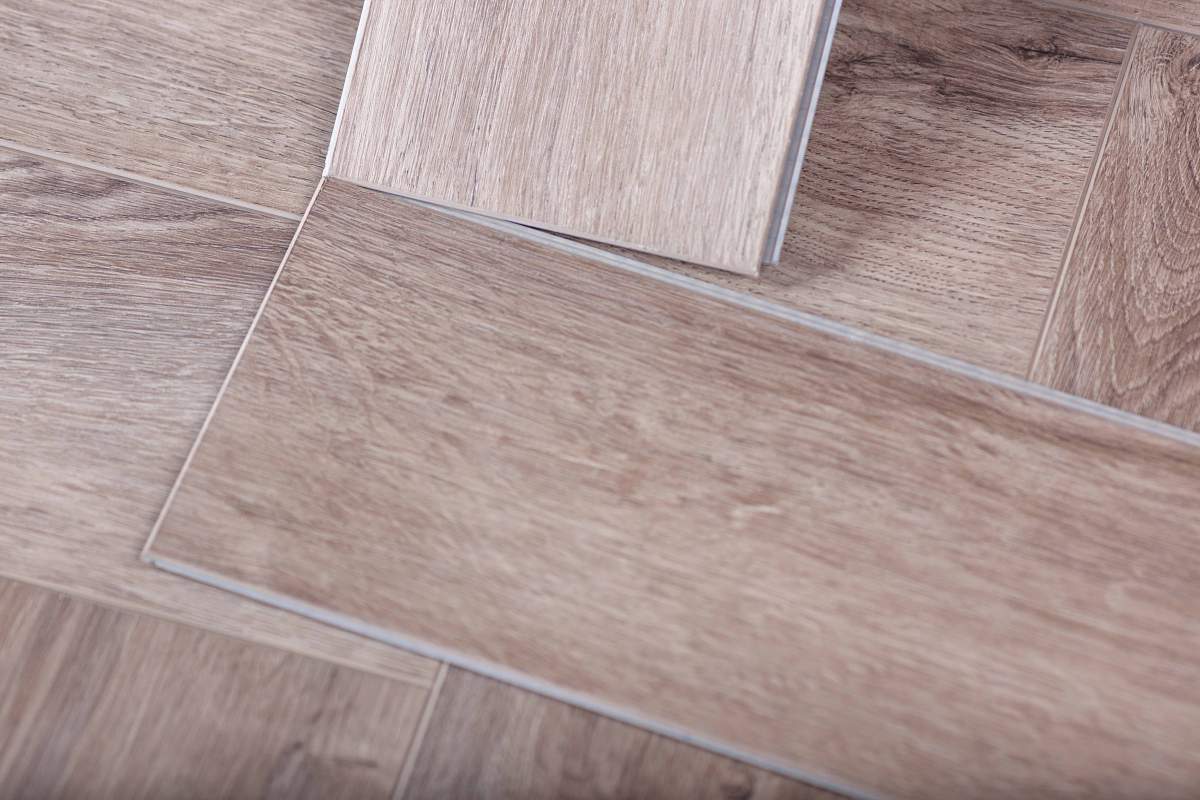 Замковая ПВХ плитка "Aberhof" Carmelita 2626 (615*123*5 мм) — купить в Находке